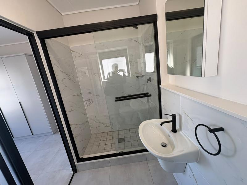 To Let 1 Bedroom Property for Rent in Sandown Western Cape